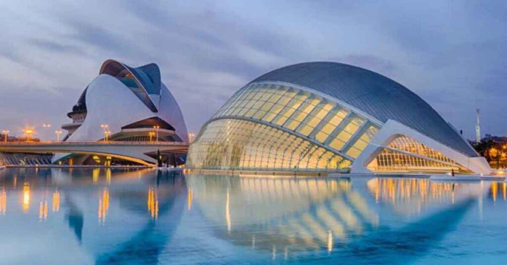 The musuem of science and arts in Valencia, one of the most iconic Spanish landmarks. This is the featured image or an article called Famous Landmarks in Spain You Need To Visit